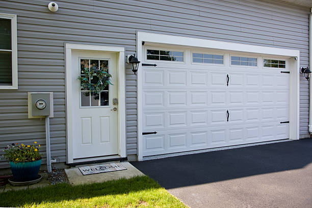 24/7 Emergency Garage Door Panel Replacement experts in Mountainhome, PA